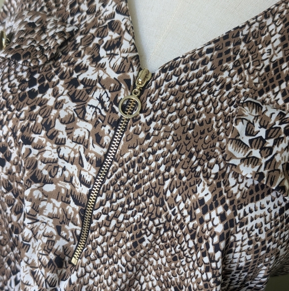 Emma & Michele Snakeskin Jumpsuit Large Sleeveless Gold Accent Zip Front Pocket - Picture 3 of 13